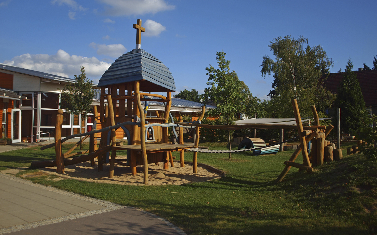 Garten mit »Spielkirche«